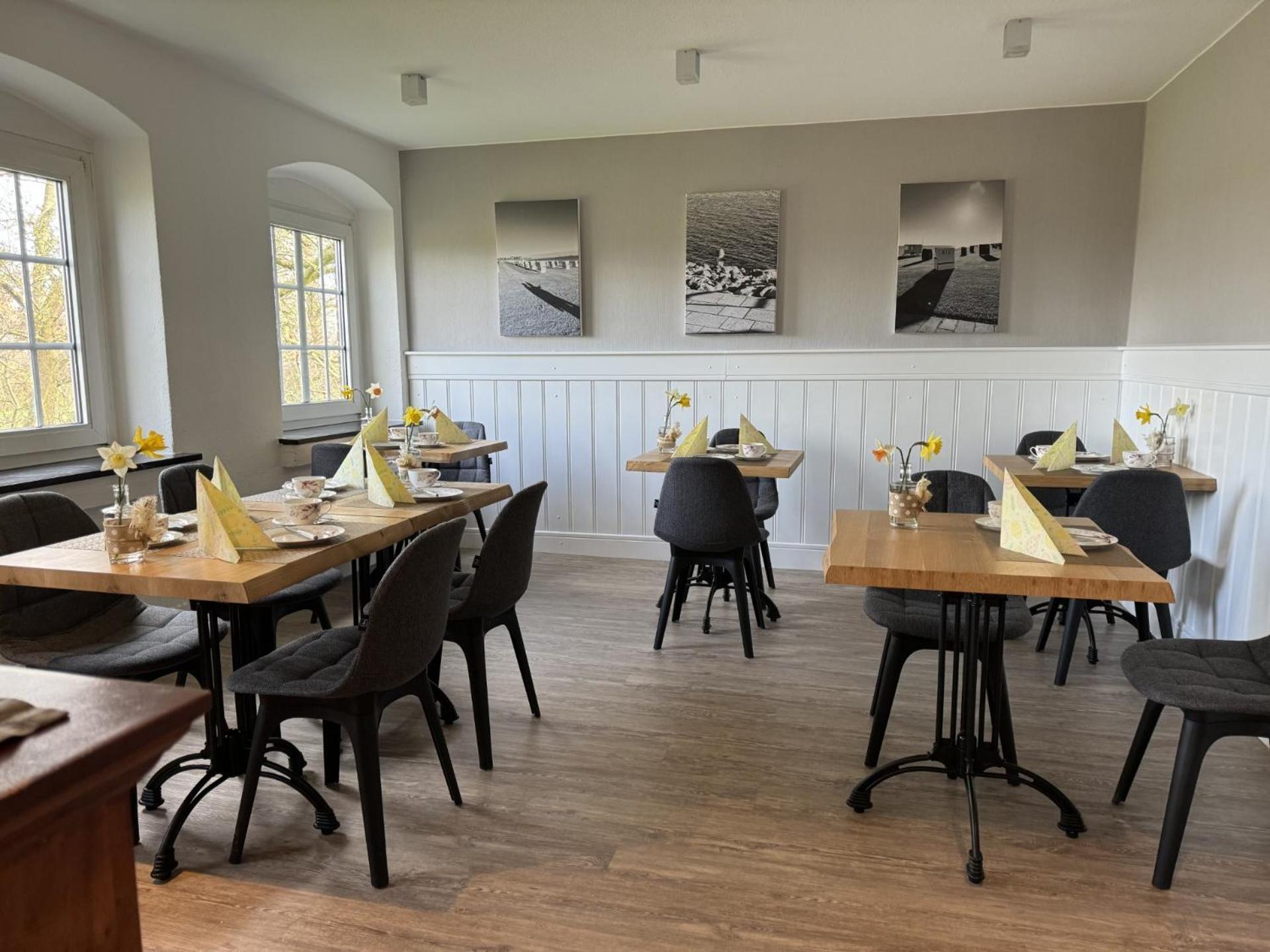 Pension Nordwind Hedwigenkoog Exterior photo